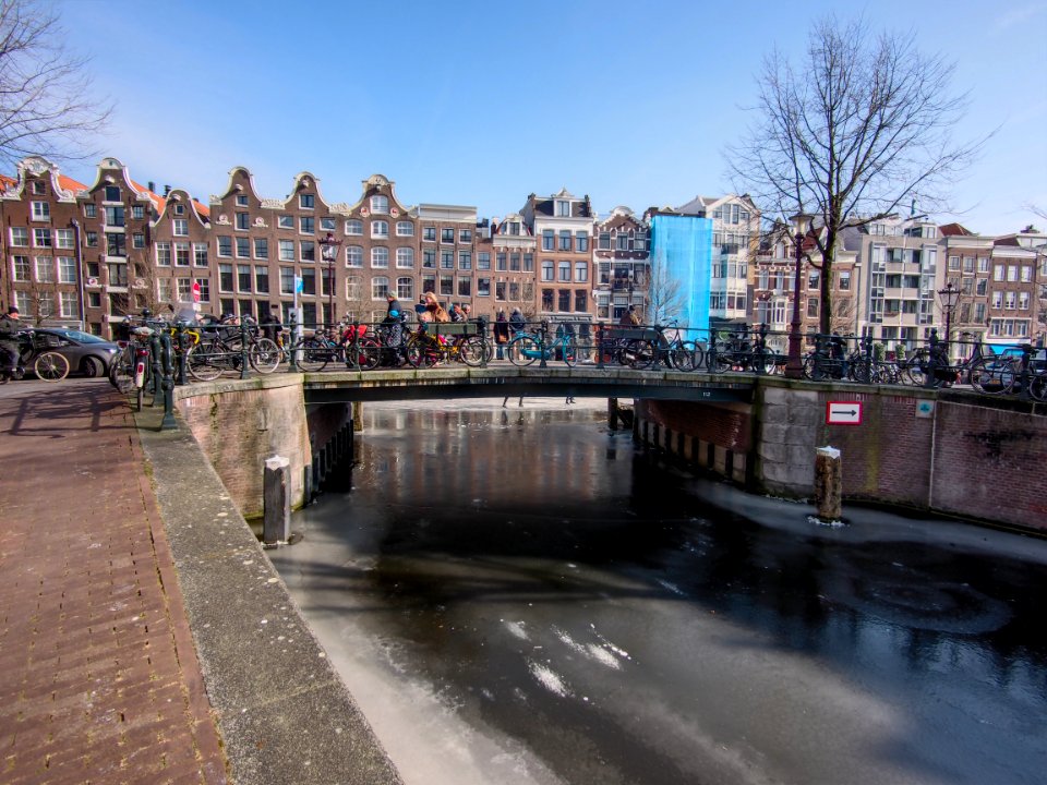 Brug 112, Caetsbaanbrug, in de Prinsengracht over de Lauriersgracht foto 2
