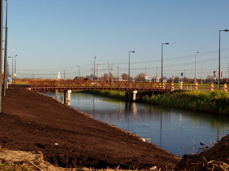 Brug 2195, Cor van der Hartbrug, in de Leo Hornstraat op het Zeeburgereiland