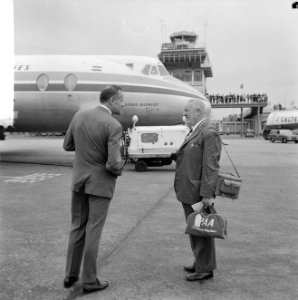 Bruce Sharp op Schiphol (bekend uit de Melbournerace) Bruce Sharp, Bestanddeelnr 916-5951