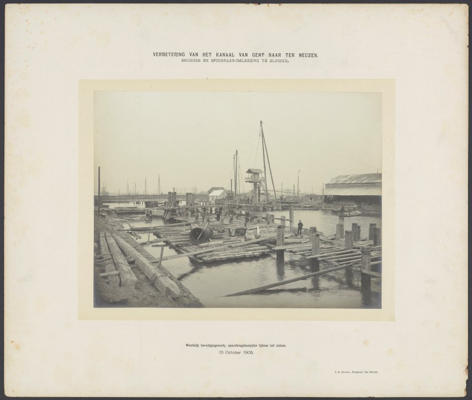 Bruggen en spoorbaanomlegging te Sluiskil. Westelijk beveiligingswerk spoorbrug, Bestanddeelnr 832