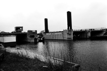 Bruggen, kanalen, Bestanddeelnr 930-2018