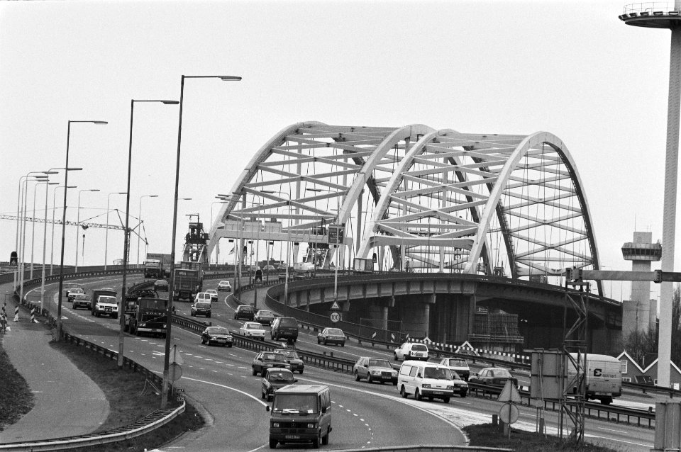 Bruggen, Bestanddeelnr 934-4071