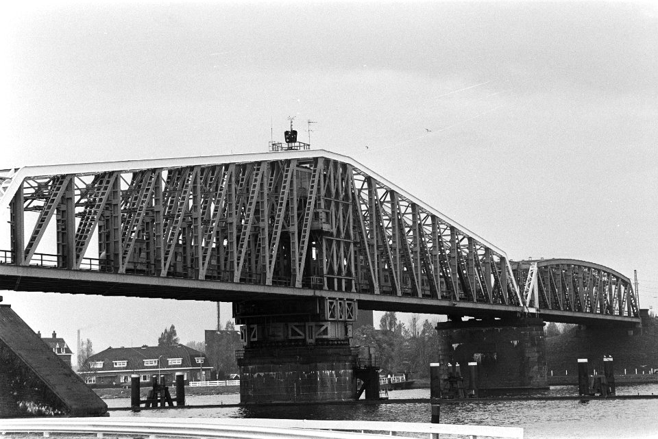 Bruggen, Bestanddeelnr 932-3828