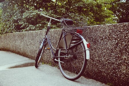 Cycling wheels locomotion photo