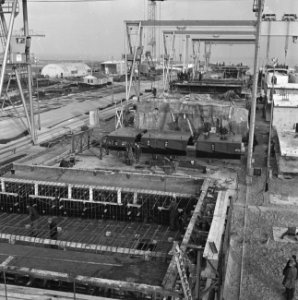 Brug over Ooster-Schelde, langste brug van Europa Het werkterrein bij Kats, Bestanddeelnr 915-7888