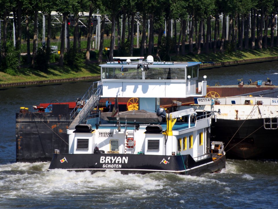 Bryan - ENI 06105041 pushing barge Slinge - ENI 02334956, Amsterdam-Rijn kanaal, pic6