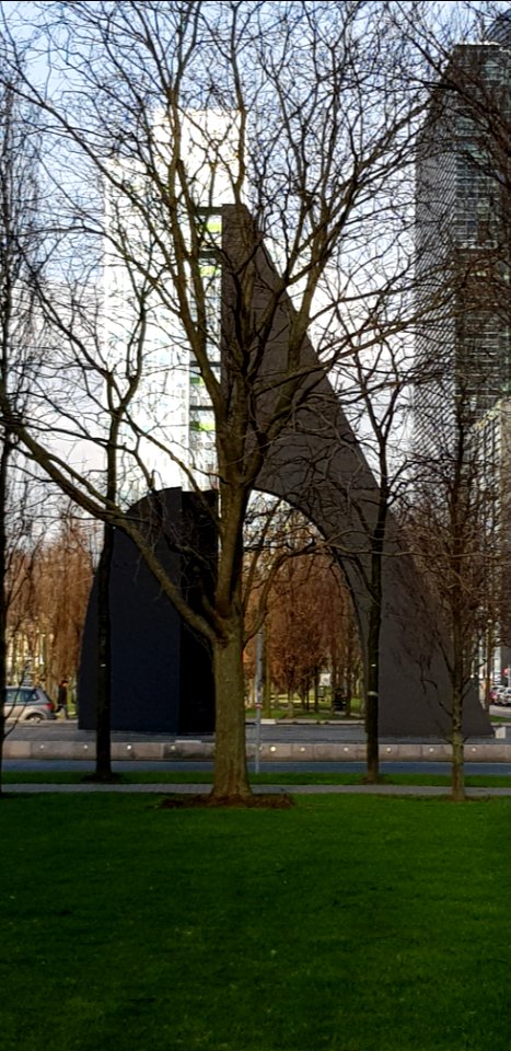 Brussels-Artwork V of Boulevard du Roi Albert II (3)