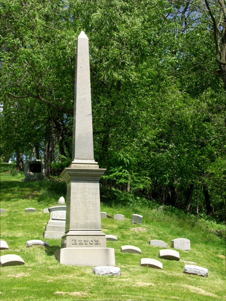 Bryce obelisk (1893), Allegheny Cemetery, 2015-05-12, 01