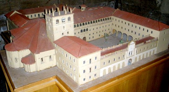 Bugedo - Monasterio de Santa María de Bujedo de Candepajares, claustro 07
