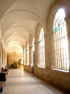 Bugedo - Monasterio de Santa María de Bujedo de Candepajares, claustro 01