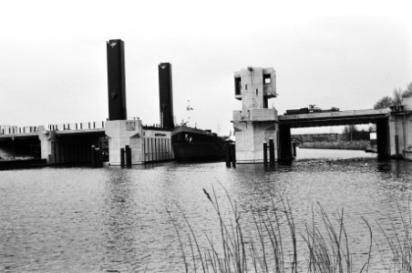 Bruggen, kanalen, Bestanddeelnr 930-2017