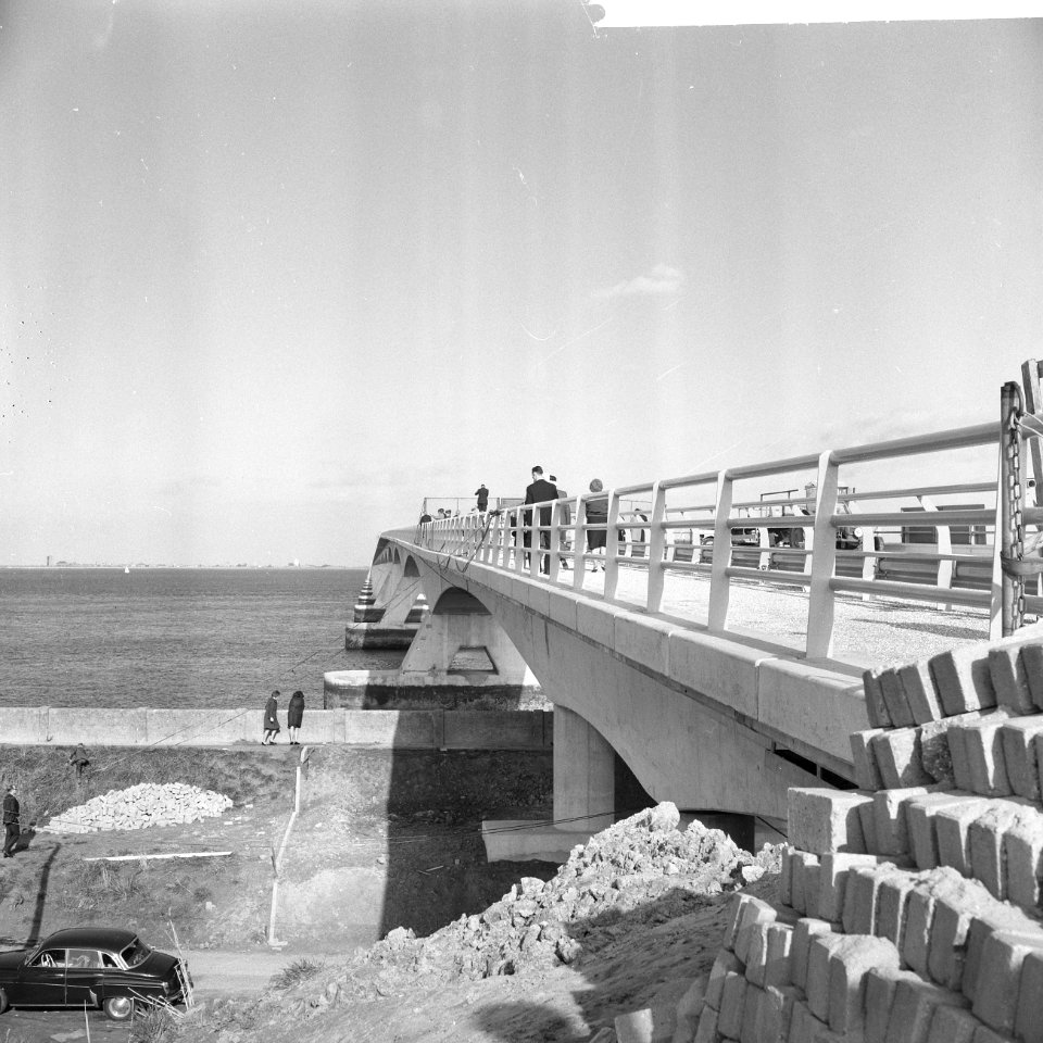 Bruggen, Bestanddeelnr 918-3558