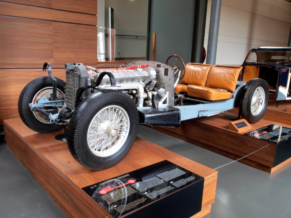 Bugatti Atalante 57 S (1936) pic1