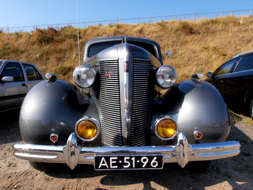 Buick Super dutch licence registration AE-51-96 pic1