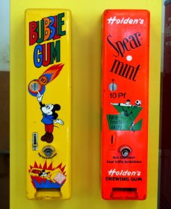 Bubble Gum & Holdens chewing gum dispensers bild 2 photo