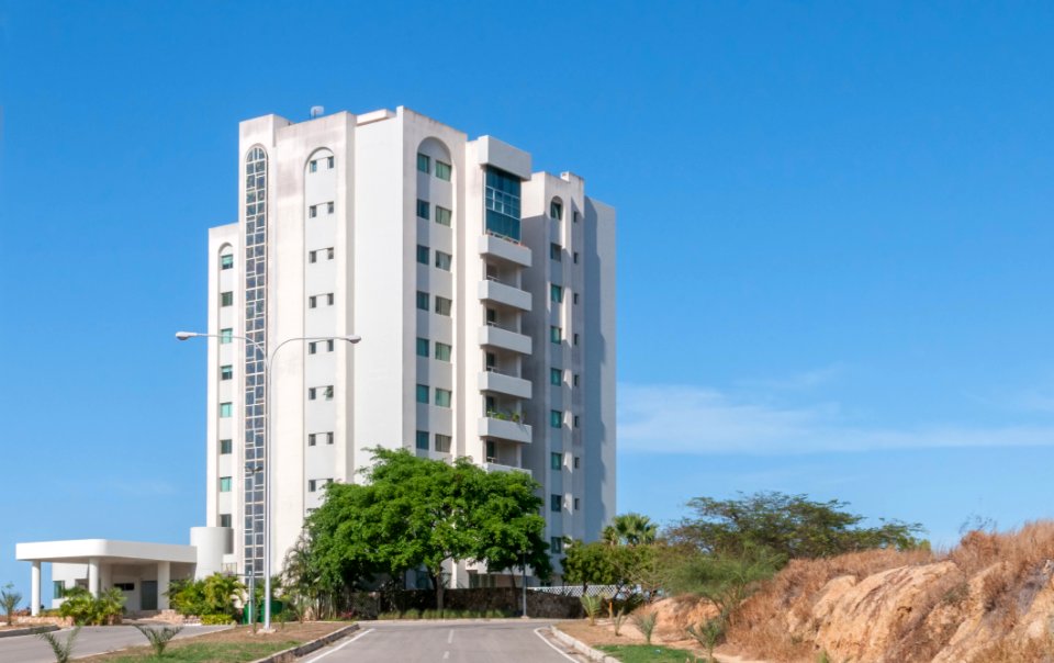 Building in Porlamar 32