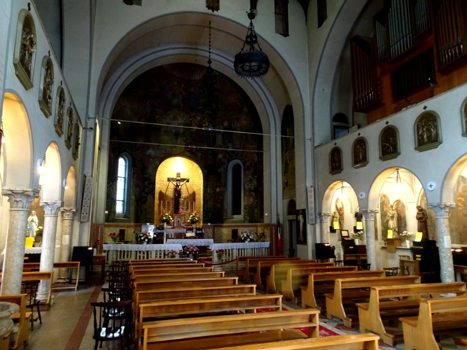 Bucharest Italian church interior