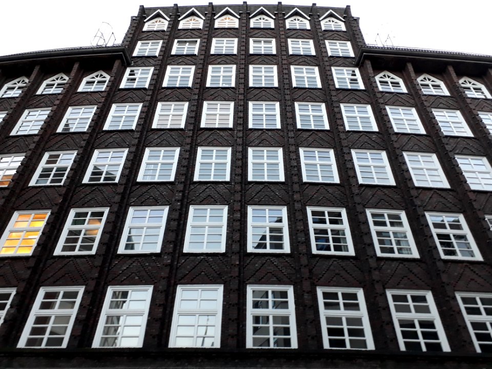 Building Hamburg 5