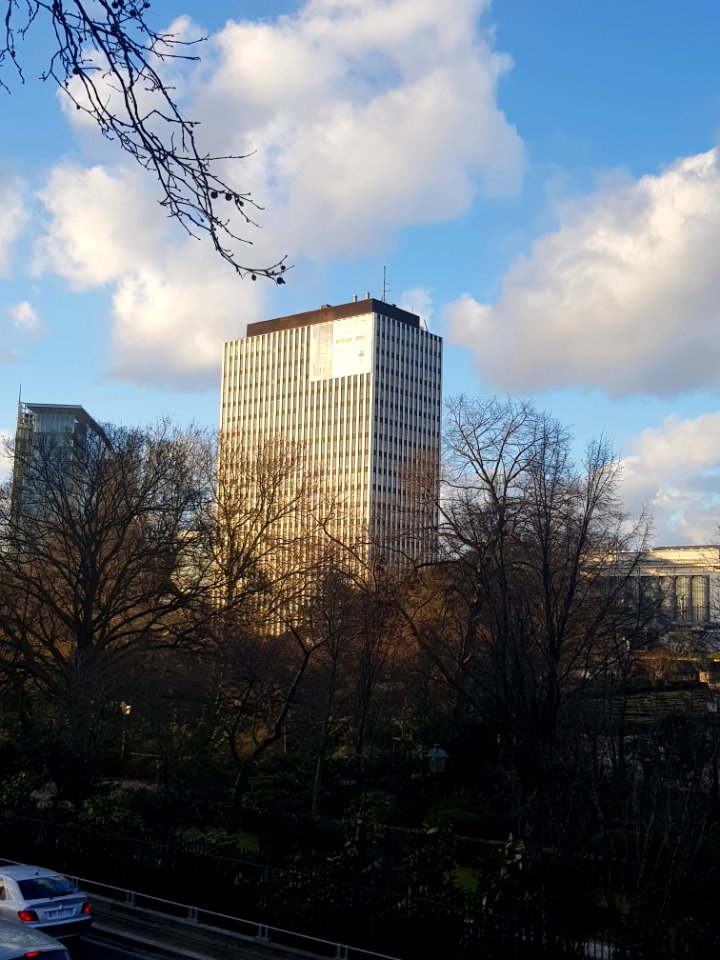 Brussels-Victoria Regina Tower (1)