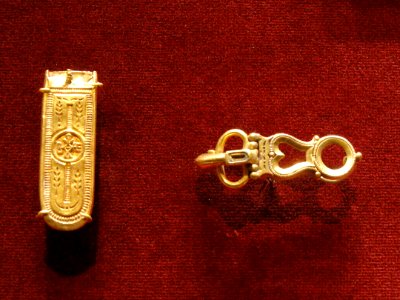 Buckle and Tab, 600s AD, Avaric, gold - Cleveland Museum of Art - DSC08478