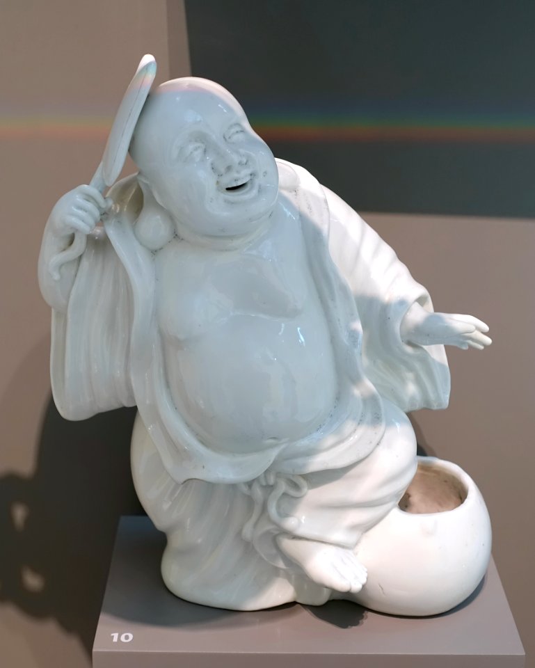 Budai, Chantilly Porcelain Factory, c. 1735-1740, soft-paste porcelain - Wadsworth Atheneum - Hartford, CT - DSC05413