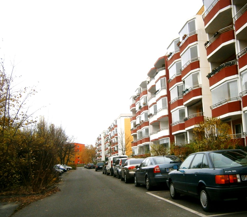 Buch KarowerChaussee-parallel