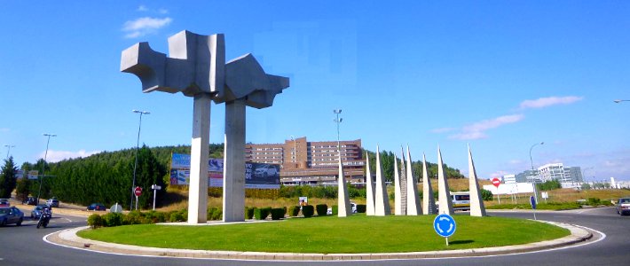 Burgos - Avenida Cantabria, Monumento a Félix Rodríguez de la Fuente 5