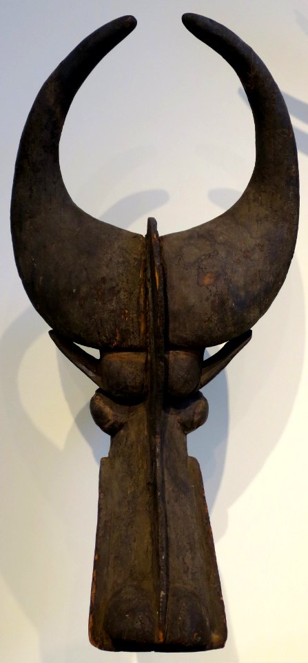 Bush cow mask, Bamileke people, Honolulu Museum of Art, 4368.1
