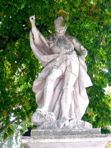 Burgos - Paseo del Espolón, estatuas regias 04