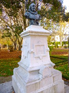 Burgos - Parque de la Isla, monumento a Cervantes 2