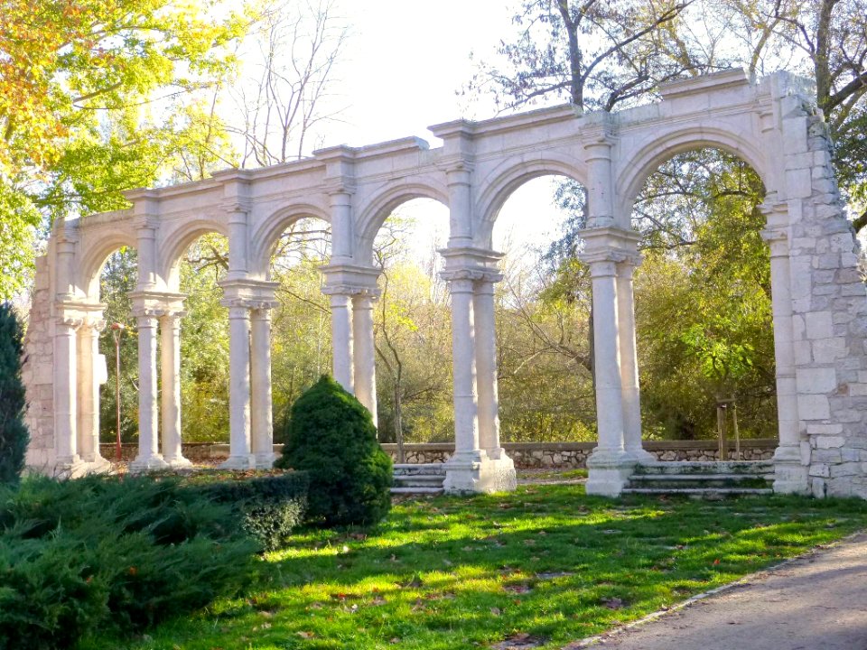Burgos - Parque de la Isla, Arcos de los Comendadores