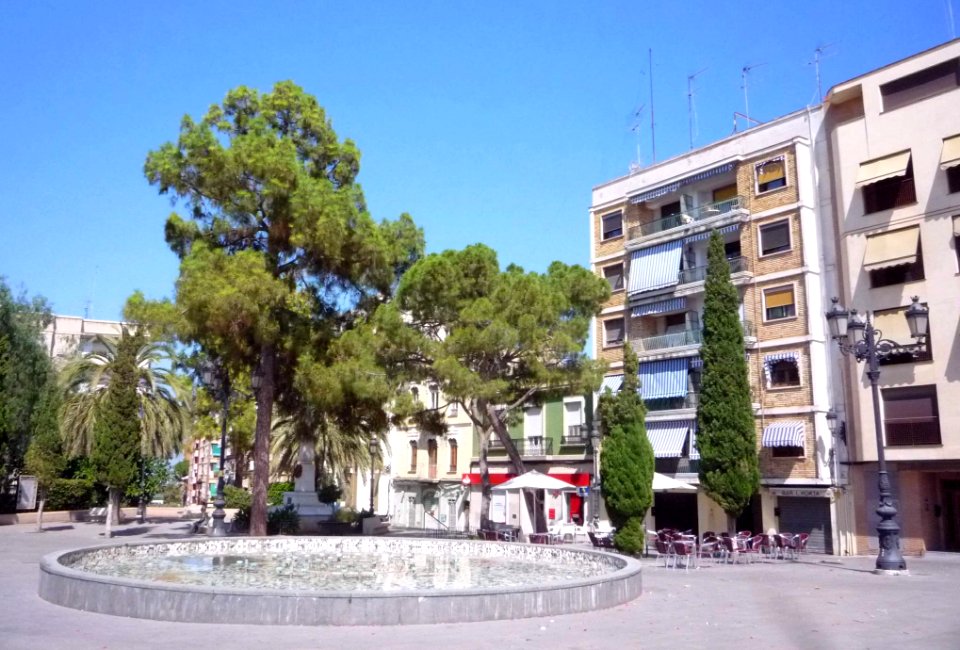 Burjassot - Plaza de Emilio Castelar 1