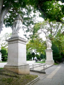 Burgos - Paseo del Espolón, estatuas regias 09