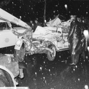 Bus Maarse en Kroon botst tegen personenauto bij Olympisc Stadion, Bestanddeelnr 918-6064