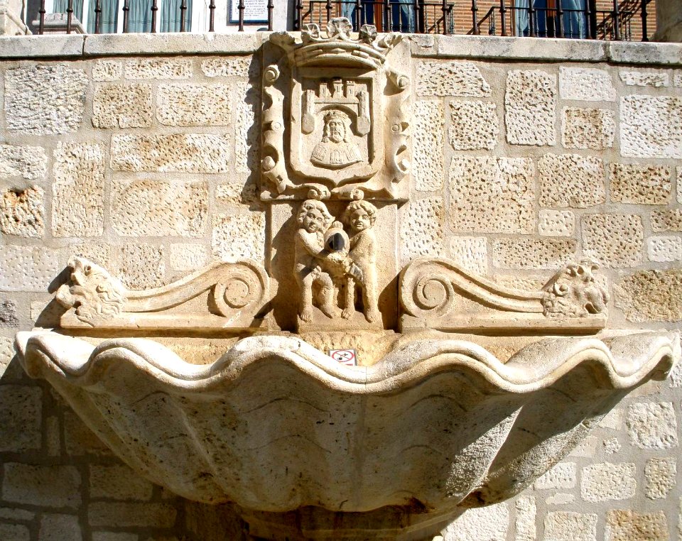 Burgos - Fuente en la Plaza de Santa María