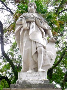 Burgos - Paseo del Espolón, estatuas regias 05