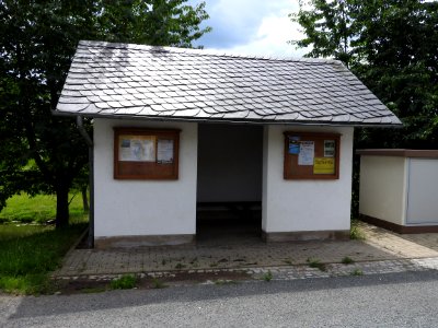 Bus stop Neugernsdorf