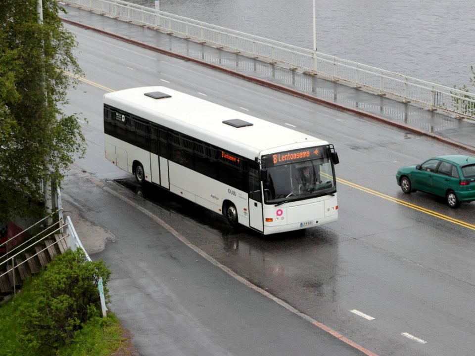 Bus Ämmänväylä Bridge Oulu 20150616