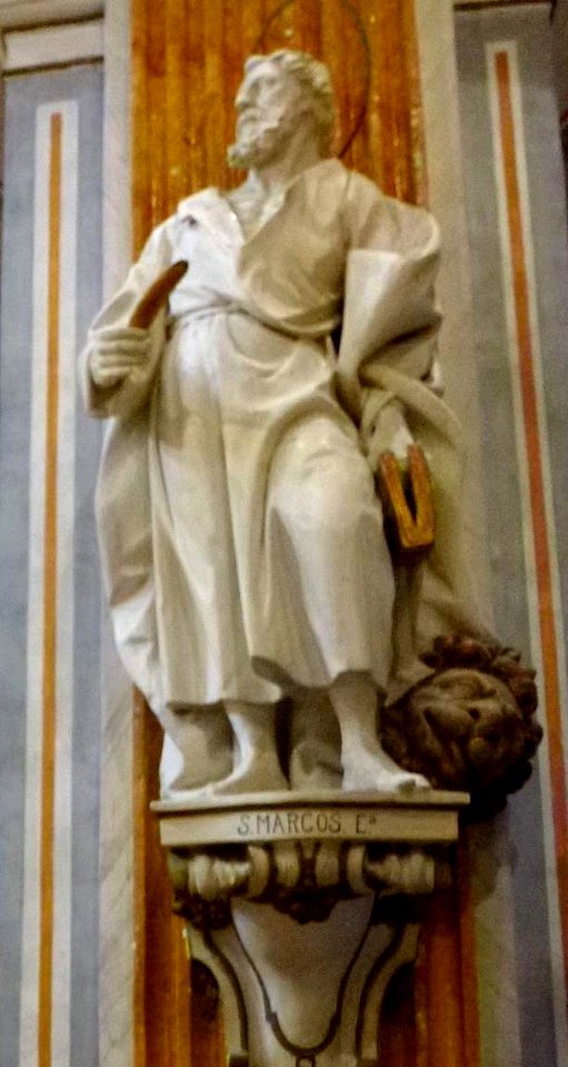 Burjassot - Iglesia de Sant Miquel Arcàngel, interior, estatuas 07