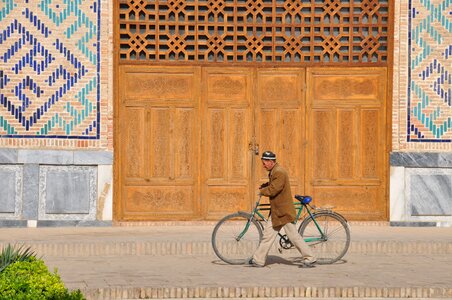 Uzbekistan bike shakrisabz photo
