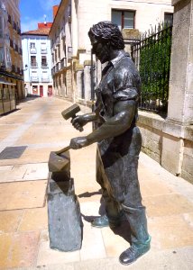 Burgos - Estatua de herrero 2