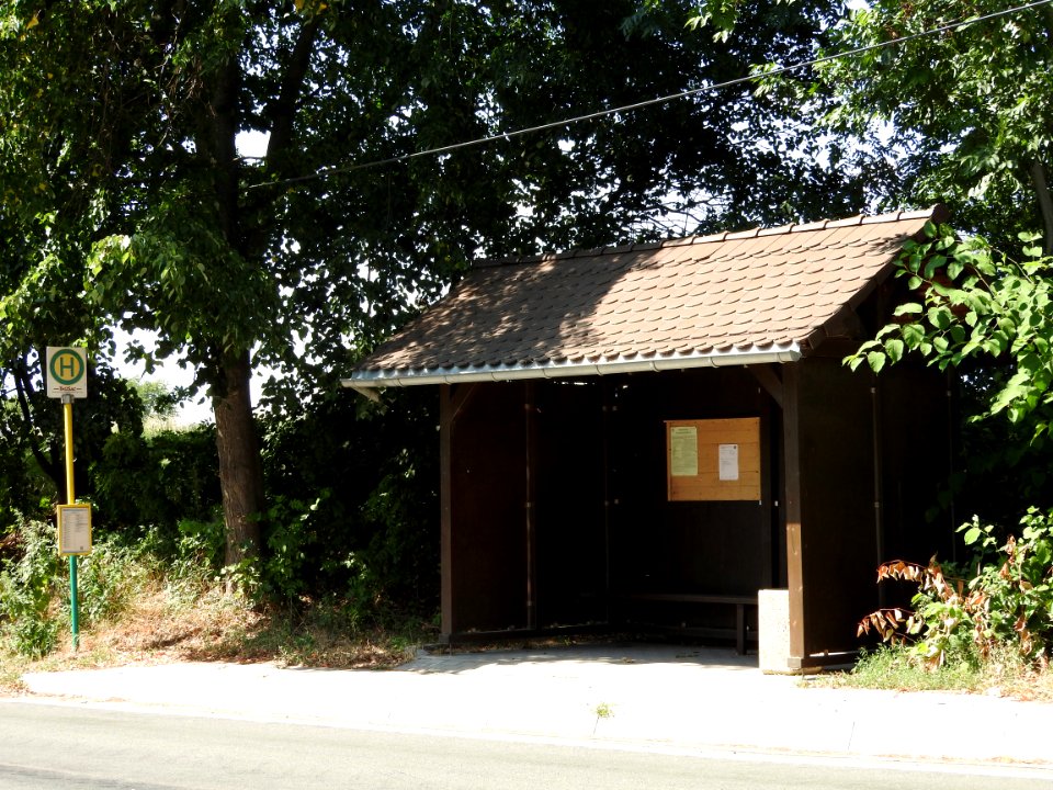 Bus stop Lohma, Langenleuba-Niederhain