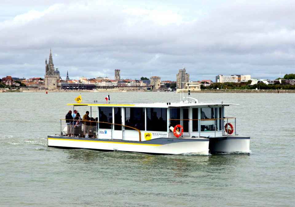 Bus de mer électro-solaire La Rochelle