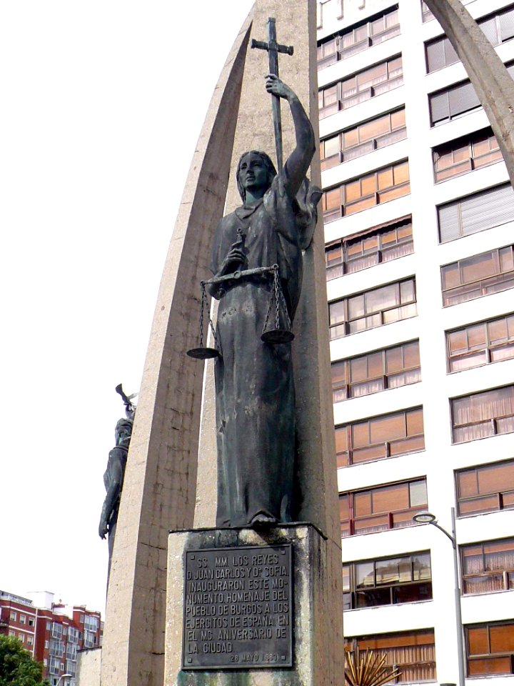 Burgos - Monumento Homenaje a los Ejércitos de España 8