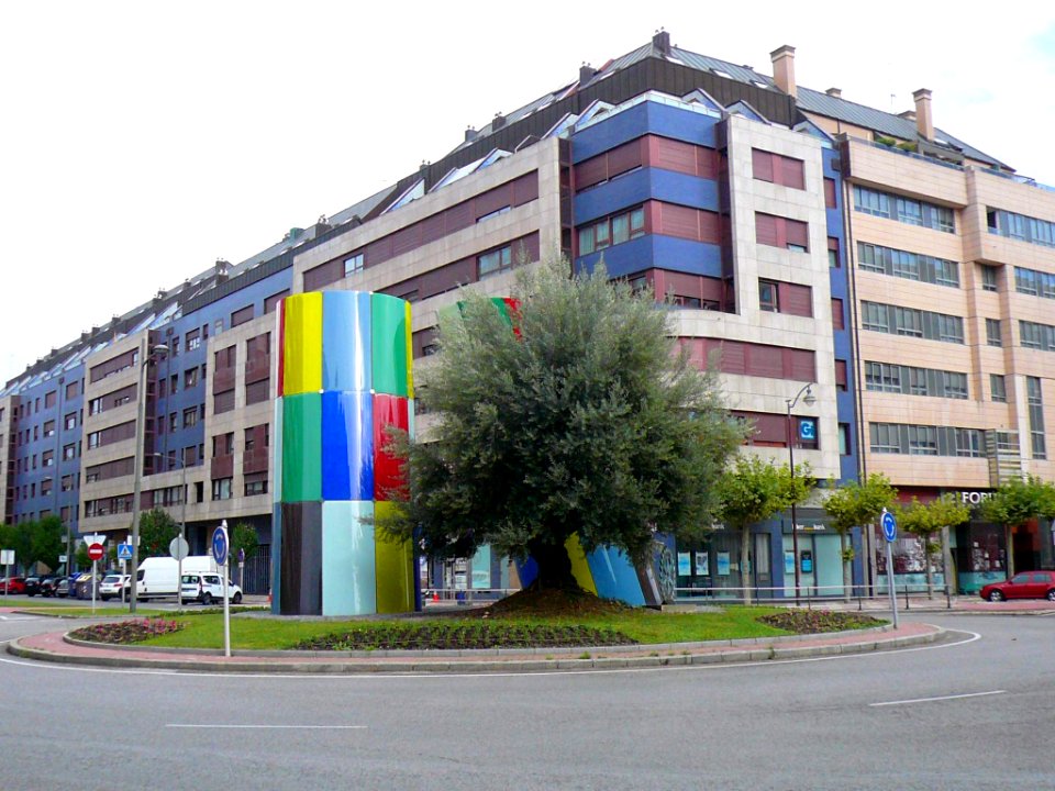 Burgos - Avenida de la Paz, Glorieta de Rotary Internacional 3
