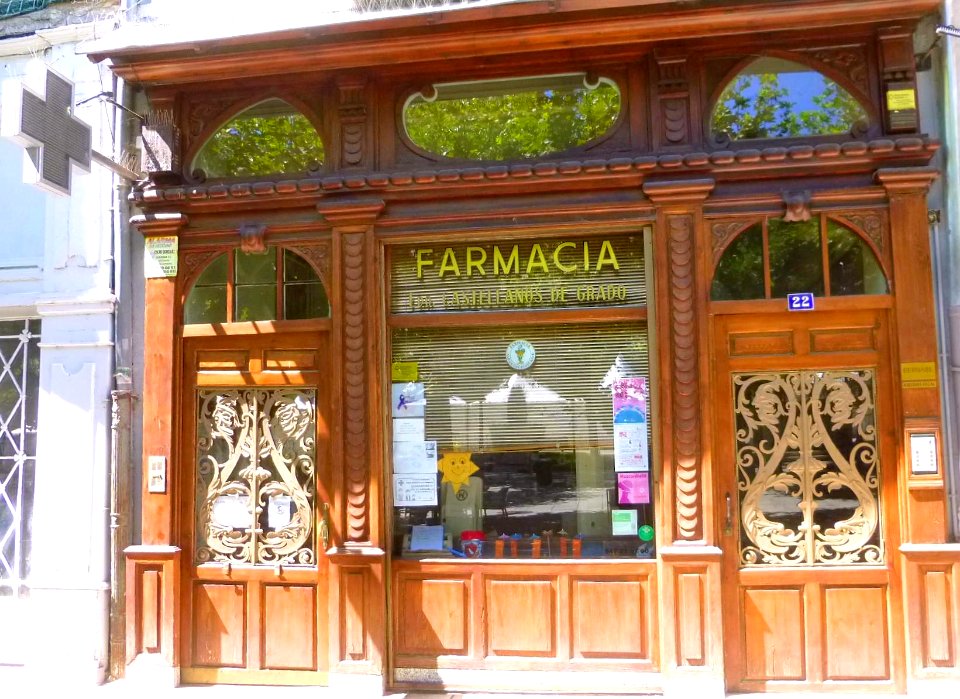 Burgos - Paseo del Espolón, Farmacia Castellanos de Grado 1