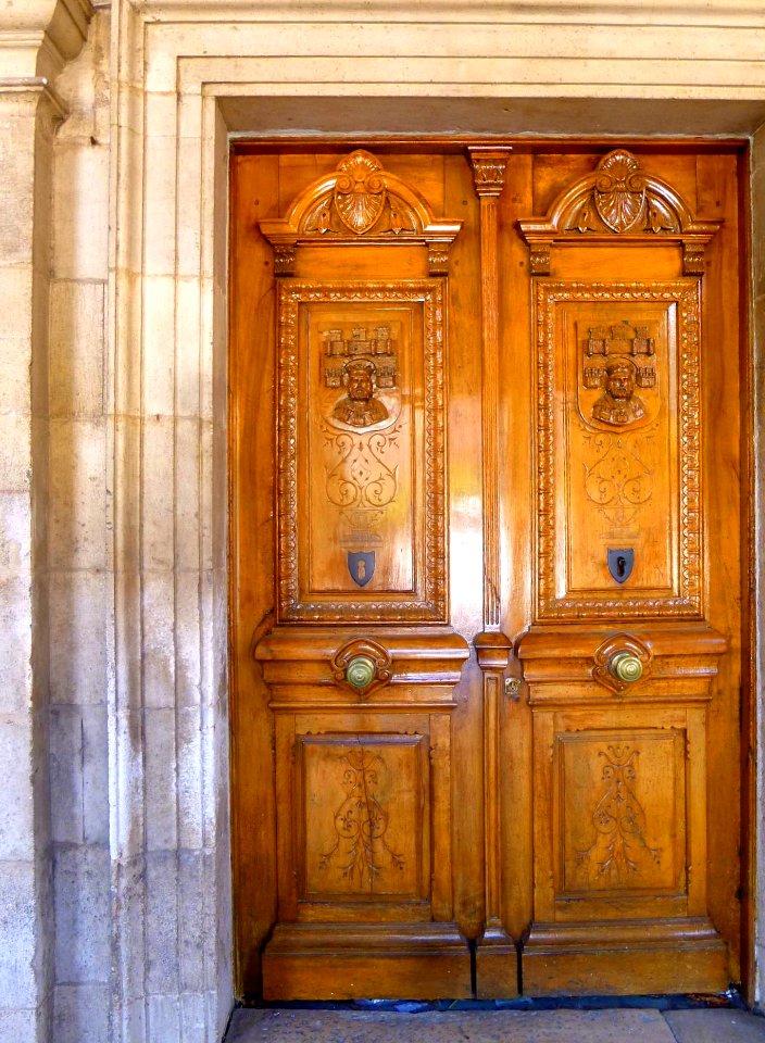 Burgos - Ayuntamiento, puerta 3