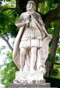 Burgos - Paseo del Espolón, estatuas regias 11