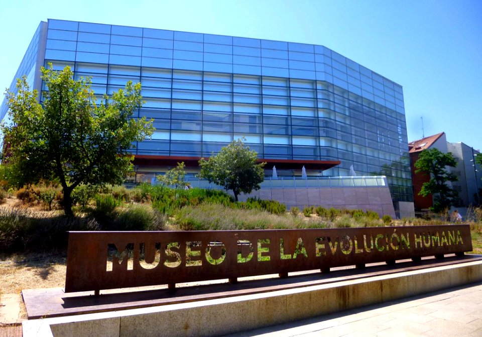 Burgos - Museo de la Evolución Humana, exteriores 3
