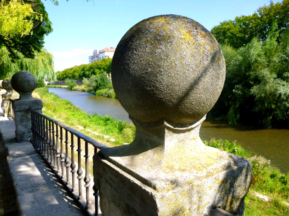 Burgos - Paseo del Espolón 01